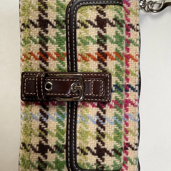 Coach Clutch - Picture 2 of 6